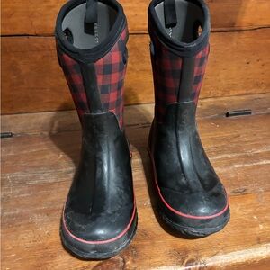 Bogs Kids Black and Red Checkered Rain Boots